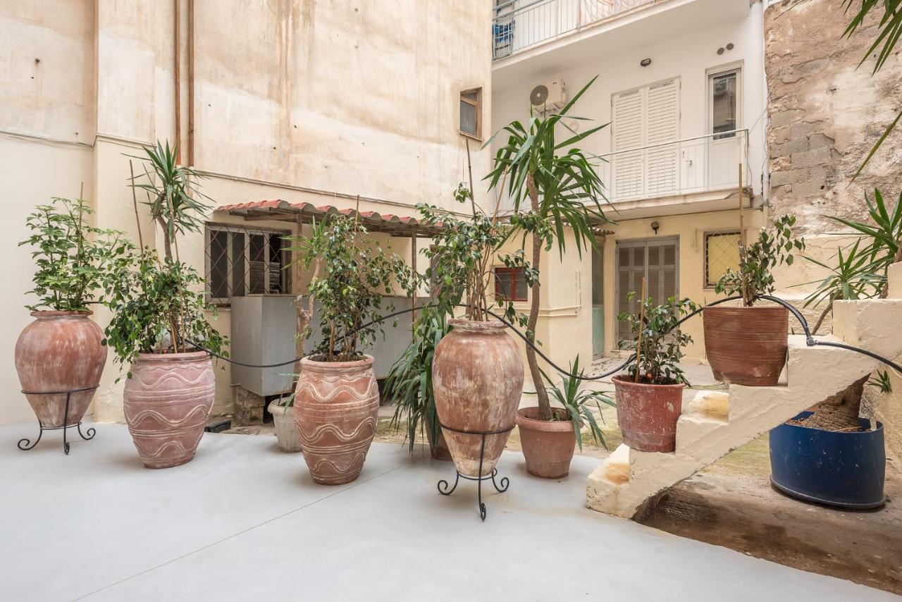 Appartamento The Courtyard Oasis Atene Esterno foto