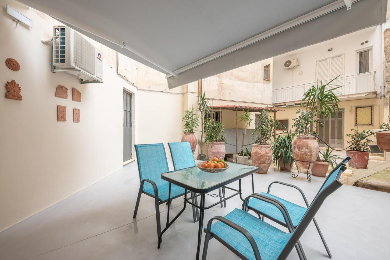 Appartamento The Courtyard Oasis Atene Esterno foto