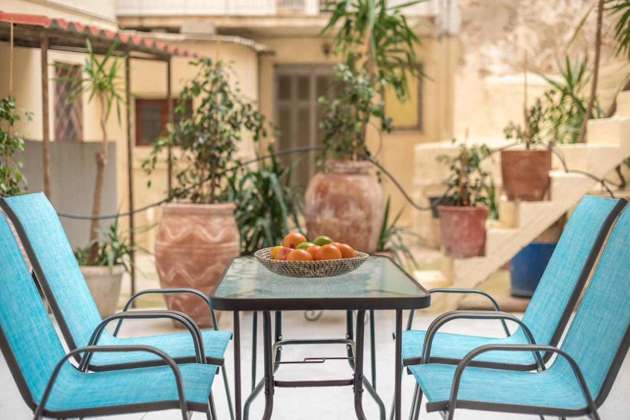 Appartamento The Courtyard Oasis Atene Esterno foto